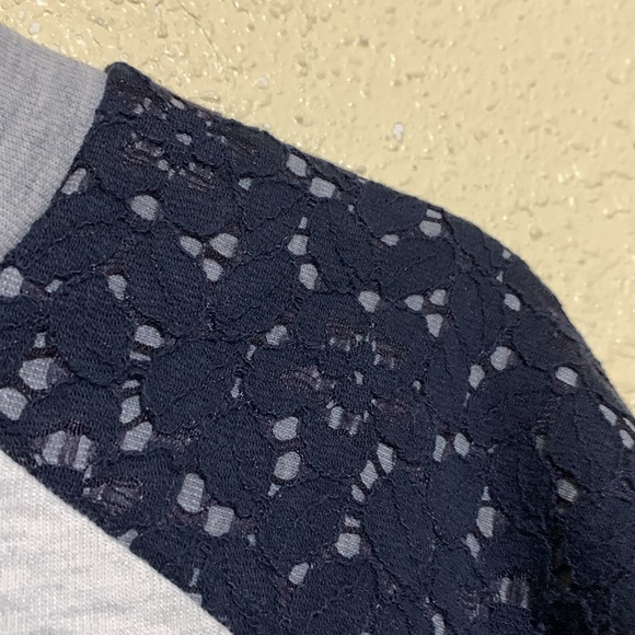 J. Crew Sweatshirt S Gray Cream Navy Blue Lace Detail Pull Over Stretchy Cotton - Picture 12 of 12